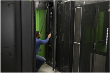 Rack PDU 9000 Switched, 5.7kW, 200/208V, 0U, 70.55 Inch Height, 6 ft Cord
