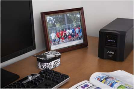 Smart-UPS Line Interactive 750VA Tower, 120V, 6x NEMA 5-15R Outlets, AVR, LCD