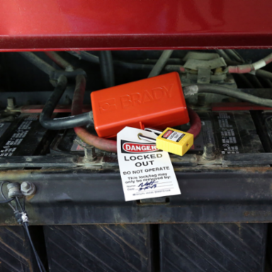 BatteryBlockTM Lockout for Commercial Vehicles, Max Cord Dia 1.38 Inch, Red