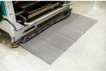 MRO Plus® Universal Absorbent Roll - Heavy Weight, 30" x 150', Absorbency Capacity 49 gal, Perforated Length 15"