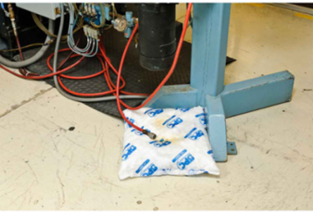 Oil Only Absorbent Pillows, 18" x 18", Absorbency Capacity 28 gal