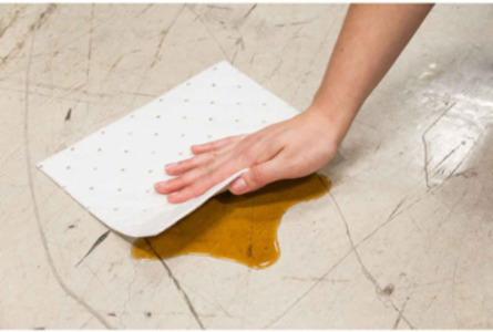 Spill Response Plus Oil Only Absorbent Pads - Heavy Weight, 7.5" x 10", Absorbency Capacity 5.5 gal