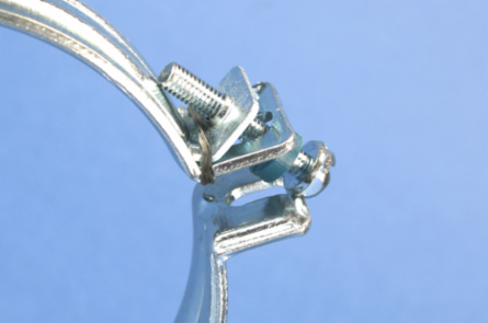 nVent CADDY Macrofix Plus NI EZ with Easy Closure, 1 1/2" Pipe, 1.9"–1.969" OD, 3/8" Rod
