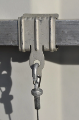Hammer-On Flange Clip, Side Mount, Spring Steel, 9/16"–3/4" Flange