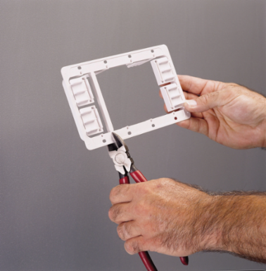 Plastic low-voltage mounting plate, 1 gang