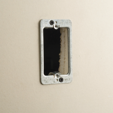 Low-voltage mounting plate with screws, 1 gang