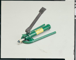 Hydraulic Foot Pump 6500 PSI, Round Shape, with 1/4 Inch Female Coupler