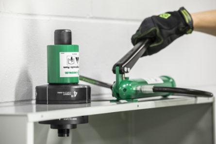 Hydraulic Hand Pump, 6500 PSI Pressure Rating, Lightweight Portable Design