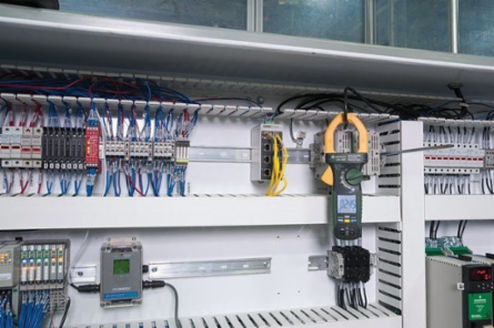 AC/DC True RMS Clamp Meter 1000V 1000A with 2 Inch Jaw Opening and LCD Display