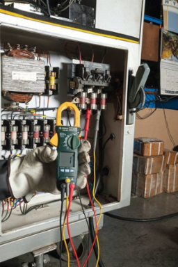 AC/DC Clamp Meter, 600V Voltage & 600A Current, 1.18 Inch Jaw Opening