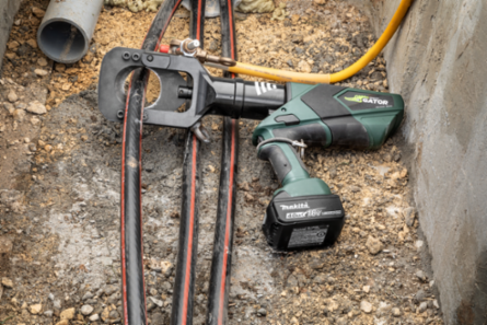 65mm Gator Guillotine Remote Cable Cutter, 18V Battery Powered, Pistol Shape, Max Jaw Size 2.55 Inch