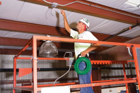 125 Foot Steel Fish Tape with 400 LB Tensile Strength