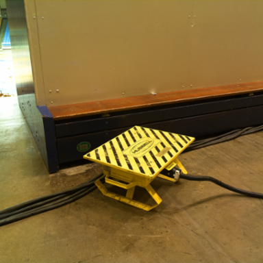 Spider Portable Power Box, Locking Style, 50A, 19.8 Inch, Yellow