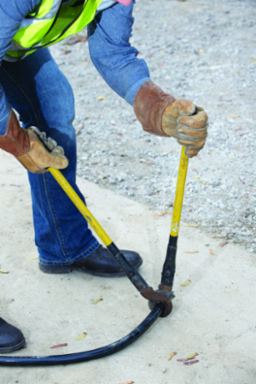 1000 MCM Long-Arm Cable Cutter, 32 Inch Length, Ratcheting Steel Jaws