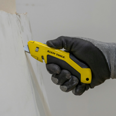 Self-Retracting Utility Knife 5.75 Inch, Yellow Handle, 0.44 lbs Weight