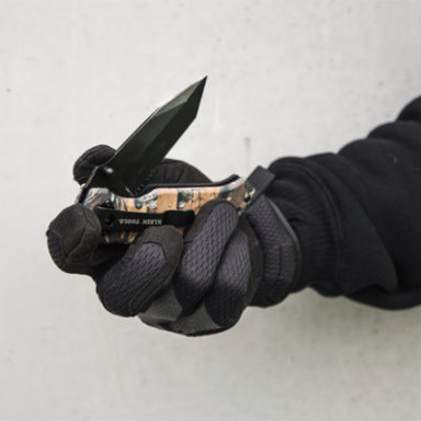 Pocket Knife with REALTREE XTRA Camo Handle and 3-1/2 Inch Tanto Blade
