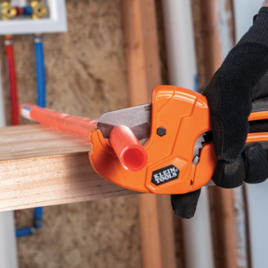 1-1/4-Inch Ratcheting PVC Pipe Cutter