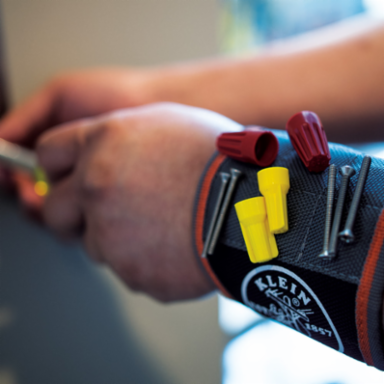 Tradesman Pro™ Magnetic Wristband, 4.125 Inch Width, Rare Earth Magnets