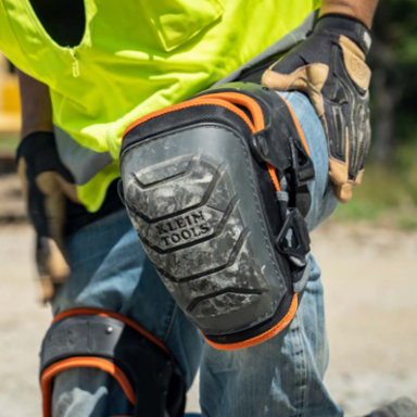 Heavy Duty Hinged Knee Pads 14.3 Inch x 7 Inch with Quick-Fasten Closure