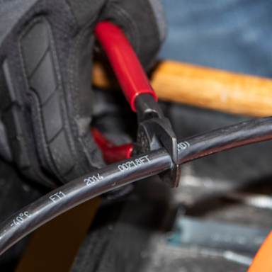High-Leverage Compact Cable Cutter Up to 1/0 AWG Cutting Capacity, 6.6 Inch Length