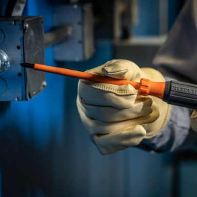Insulated Screwdriver #1 Phillips 6 Inch Round Shank, 1000V Rated