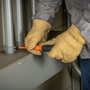 Insulated Screwdriver #1 Square Tip 4 Inch Shank, 1000V Rated