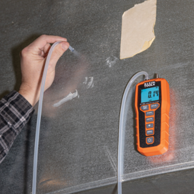 Digital Differential Manometer 60 inH2O, Backlit LCD, 2 Ports, 0.370 lbs