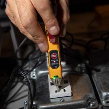 Dual Range Non-Contact Voltage Tester 12-1000V AC with Receptacle Tester