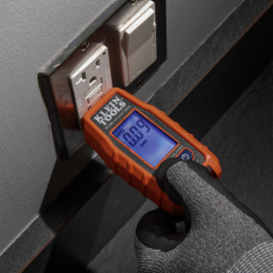 GFCI Receptacle Tester with LCD, 135V AC, 2 x AAA Batteries, 6.6-Foot Drop Protection