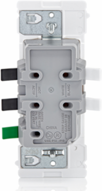 Lever Edge 20 Amp Tamper-Resistant Duplex Outlet