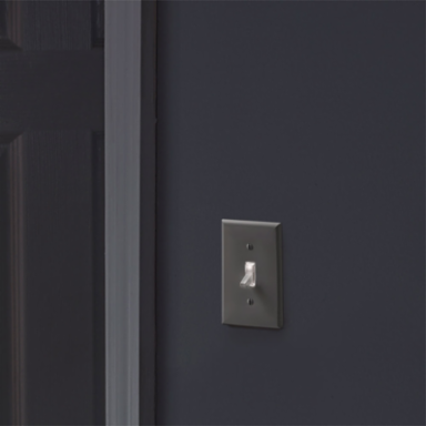 Toggle LED Illuminated Single-Pole Switch 15 Amp 120 Volt White