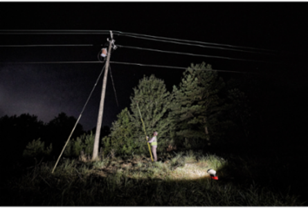 M18TM Utility Remote Control Search Light Kit 4,250 Lumens, 1,250 Yards, Portable Base