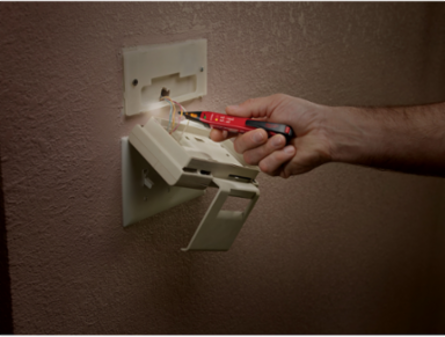 Non-Contact Voltage Detector 10-1000V with LED Work Light and Voltage Differentiation
