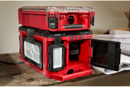 M18™ PACKOUT™ Light/Charger-Reconditioned