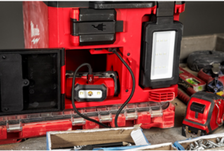 M18™ PACKOUT™ Light/Charger-Reconditioned