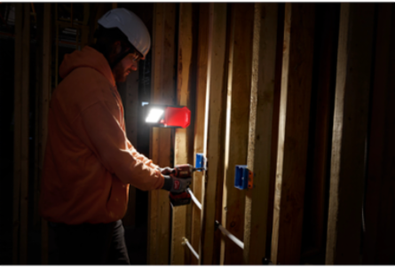 M18™ ROVER™ Clamping Flood Light