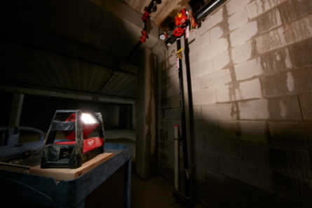 M18™ Rover™ Portable LED Flood Light 3000 Lumens, 18V Power
