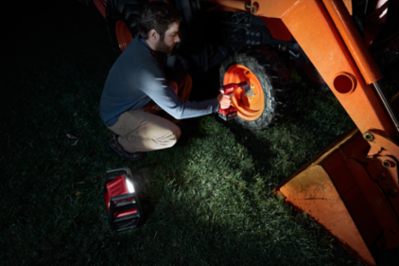 M18™ Rover™ Portable LED Flood Light 3000 Lumens, 18V Power