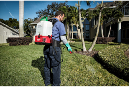 M18™ SWITCH TANK™ 4 Gallon Backpack Sprayer