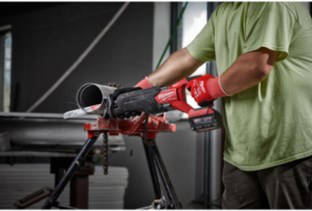 M18 FUEL SAWZALL Reciprocating Saw, 1-1/4" Stroke Length, 3000 SPM, 18V, 2 Batteries