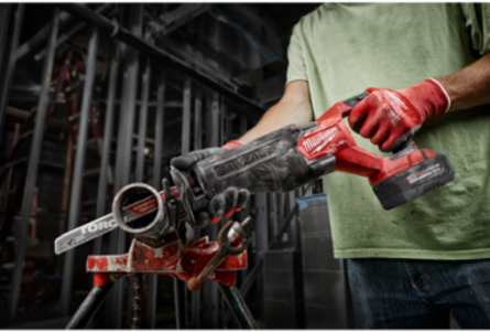 M18 FUEL SAWZALL Reciprocating Saw, 1-1/4" Stroke Length, 3000 SPM, 18V, 2 Batteries