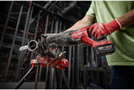 M18 FUEL SAWZALL Reciprocating Saw Kit with 1-1/4" Stroke, 2 Batteries, 3000 SPM