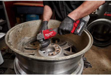 M18 FUEL™ 4-1/2" / 5" Variable Speed Angle Grinder, 8500 RPM, 2.756 lbs