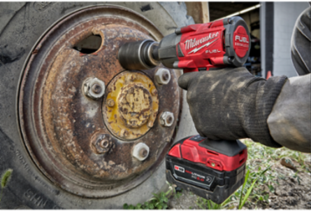 M18 FUEL 3/8 Mid-Torque Impact Wrench, 600 ft-lbs Torque, 6 Inch Length