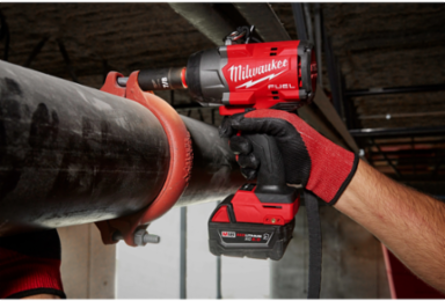 M18 FUEL 1/2 Inch High Torque Impact Wrench, 900 ft-lbs Torque, 7.3 Inch Length