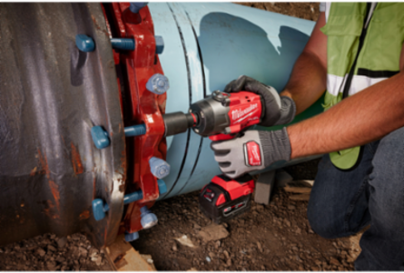 M18 FUEL 1/2 Inch High Torque Impact Wrench, 900 ft-lbs Torque, 7.3 Inch Length