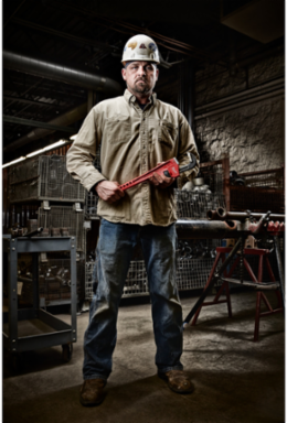 18 Inch Steel Pipe Wrench, Adjustable, 2.2 Inch Maximum Opening