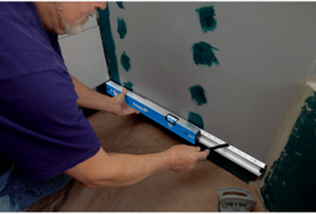 eXT Extendable True Blue Box Level 24-40 Inch, Aluminum, 0.0005 in/in Accuracy