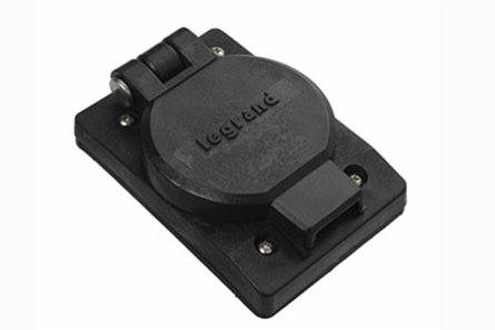 Watertight Straight Blade Single Receptacle 15A 125V Black