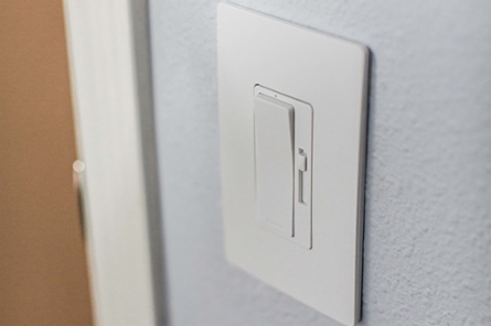 radiant® 1-Gang Screwless Wall Plate, White